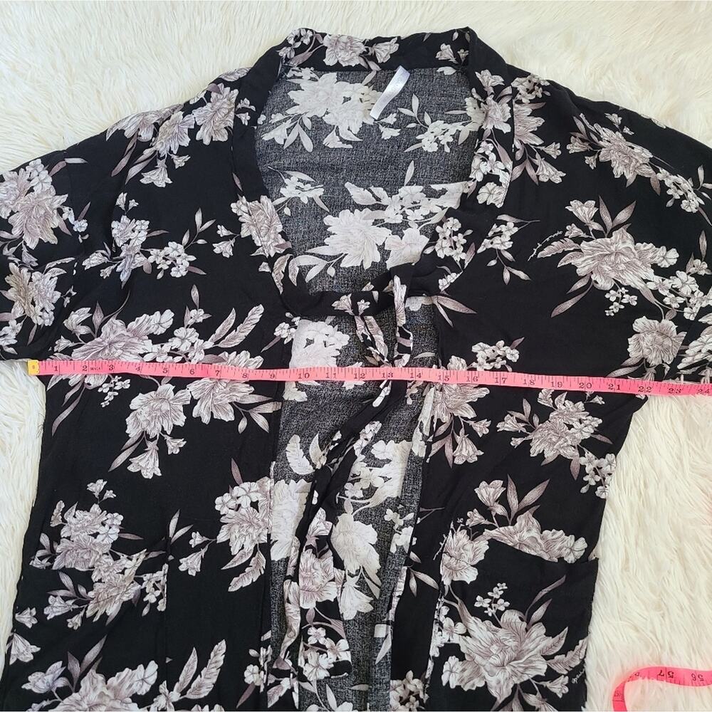 Spiritual Gangster Black Floral Robe - Picture 11 of 14